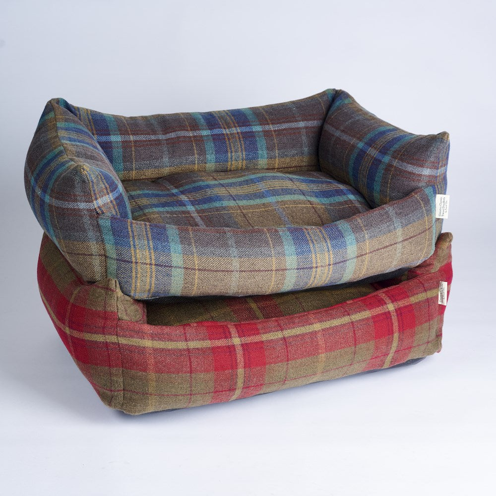 Bronte Glen Rustic Collection  Swale Cosy Tweed Medium Dog Bed 72x72cm