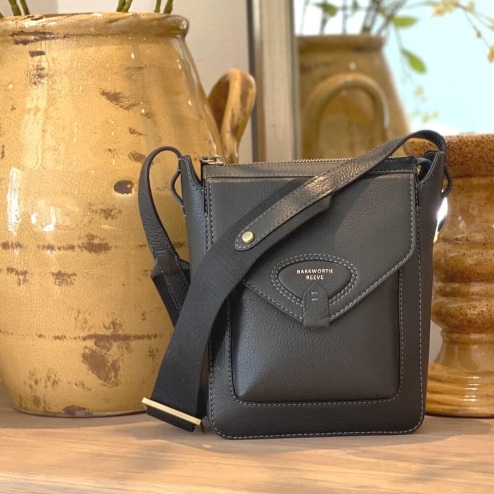 Barkworth Reeve Hackthorn Leather Dog Walking Bag Black