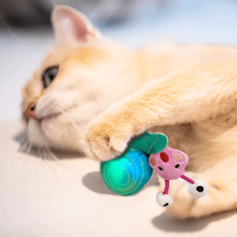 GiGwi Catnip Snail with LED Light Blue/Pink
