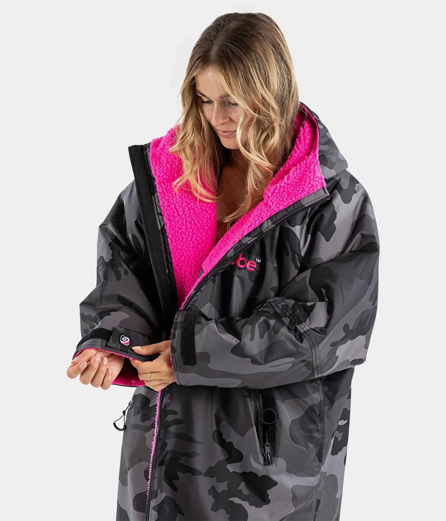 Dryrobe Advance Long Sleeved Black Camo Pink Medium