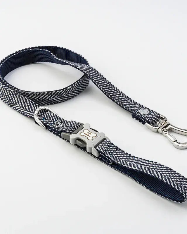 Hugo & Hudson Medium/Large Navy Herringbone Lead