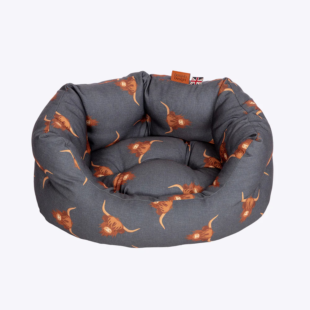 Danish Designs Bramblehorn Deluxe Slumber Dog Bed 24` Highland Cow Design