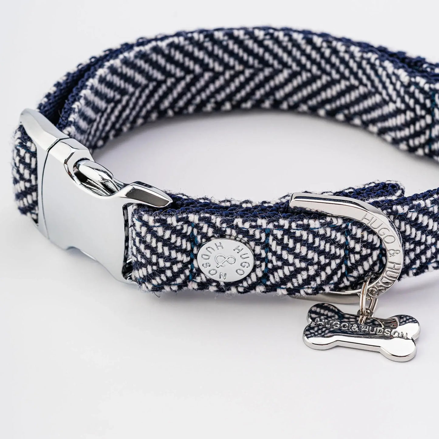 Hugo & Hudson Medium Navy Herringbone Collar